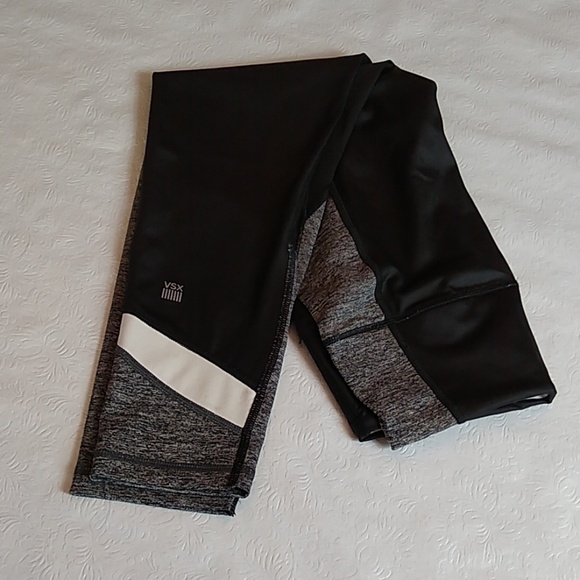 Victoria's Secret SZ XS VSX Sport Knockout Capri Athletic Legging Black Grey - Picture 2 of 6